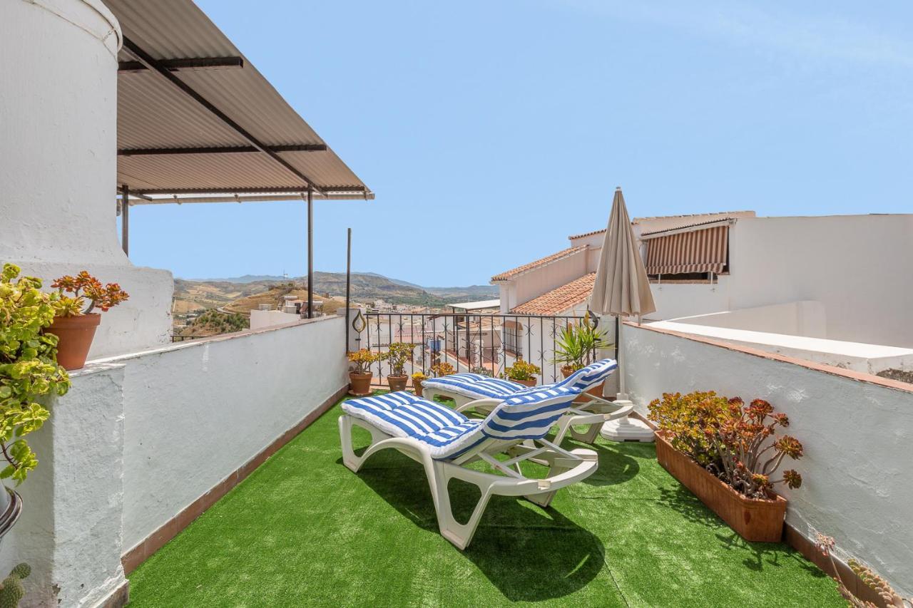 Casa Randonneur, Traditional Townhouse In Alora. Exterior photo