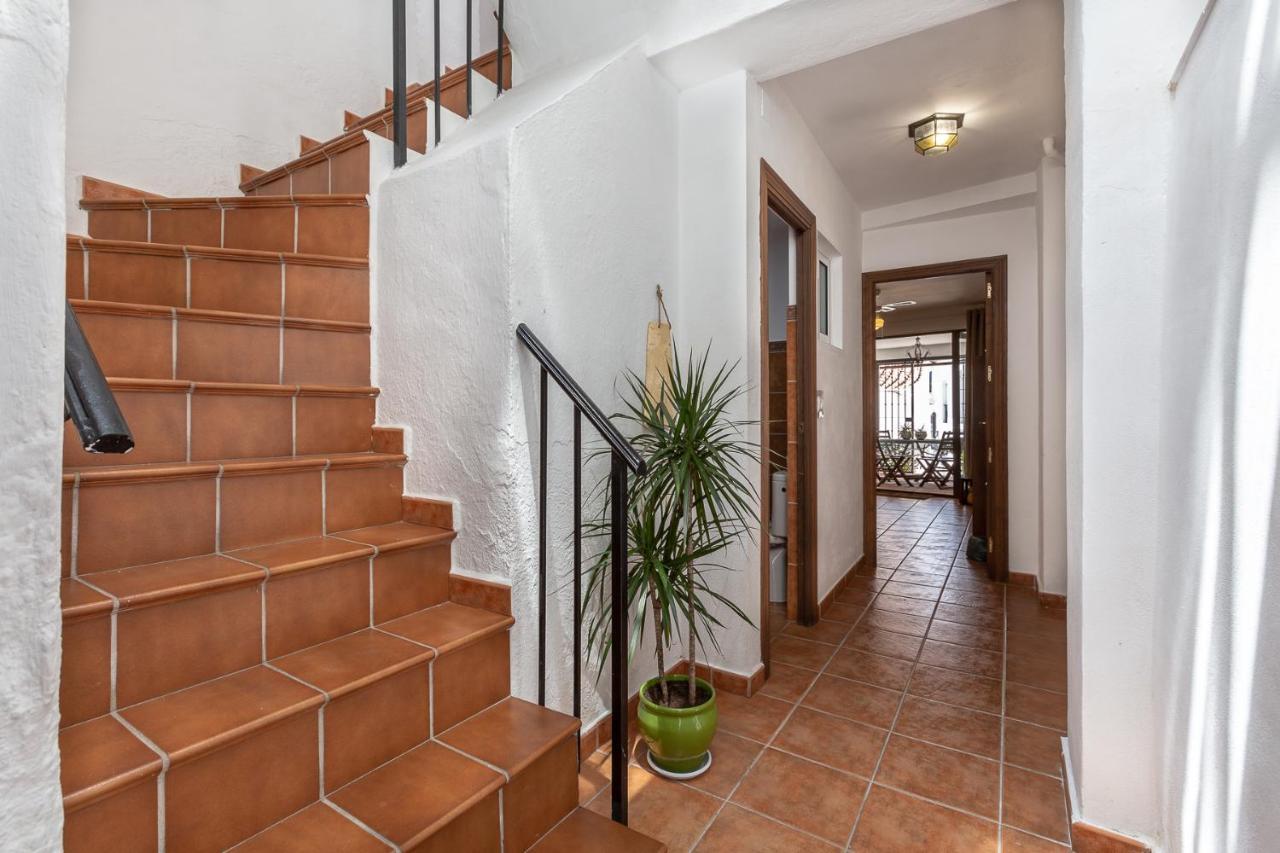 Casa Randonneur, Traditional Townhouse In Alora. Exterior photo